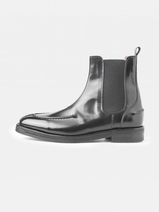 60056 BK U-TIP CHELSEA BOOTS
